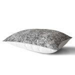 Beyaz Zemin Üzerinde Siyah Mermer Desenli Dikdörtgen Yastık Kırlent Kılıfı Realhomes