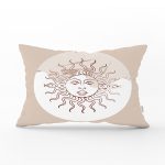 - Rh-Dik-8166-Gorsel1 - Realhomes Pastel Zemin Üzerinde Güneş Desenli Dijital Baskılı Modern Dikdörtgen Yastık Kırlent Kılıfı Realhomes