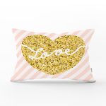 - Rh-Dik-8220-Gorsel1 - Realhomes Beyaz Zeminli Gold Renkli Love Yazılı Dijital Baskılı Modern Dikdörtgen Yastık Kırlent Kılıfı Realhomes