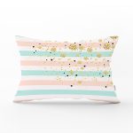 - Rh-Dik-8222-Gorsel1 - Realhomes Beyaz Zemin Üzerinde Renkli Yatay Çizgili Gold Detaylı Dikdörtgen Yastık Kırlent Kılıfı Realhomes