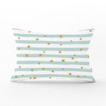 - Rh-Dik-8225-Gorsel1 - Realhomes Beyaz Zemin Üzerinde Renkli Çizgili Gold Detaylı Modern Dikdörtgen Yastık Kırlent Kılıfı Realhomes