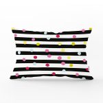 - Rh-Dik-8232-Gorsel1 - Realhomes Beyaz Zemin Üzerinde Yatay Çizgili Renkli Puantiyeli Dikdörtgen Yastık Kırlent Kılıfı Realhomes