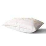 - Rh-Dik-8240-Gorsel2 - Realhomes Beyaz Zemin Üzerinde Pembe Yatay Çizgili Gold Detaylı Kalp Desenli Dikdörtgen Yastık Kılıfı Realhomes