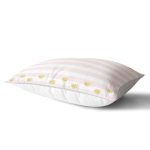 - Rh-Dik-8248-Gorsel2 - Realhomes Beyaz Zemin Üzerinde Pembe Yatay Çizgili Gold Detaylı Kalp Desenli Dikdörtgen Yastık Kılıfı Realhomes