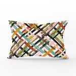 - Rh-Dik-8277-Gorsel1 - Realhomes Beyaz Zemin Üzerinde Renkli Geometrik Çizgili Dijital Baskılı Modern Dikdörtgen Yastık Kılıfı Realhomes