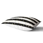 - Rh-Dik-8288-Gorsel2 - Realhomes Beyaz Zemin Üzerinde Gold Detaylı Yıldız Desenli Modern Dikdörtgen Yastık Kırlent Kılıfı Realhomes