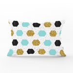 - Rh-Dik-8289-Gorsel1 - Realhomes Beyaz Zemin Üzerinde Gold Detaylı Geometrik Desenli Dikdörtgen Yastık Kırlent Kılıfı Realhomes