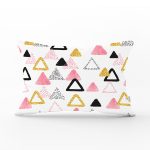 - Rh-Dik-8293-Gorsel1 - Realhomes Beyaz Zemin Üzerinde Renkli Geometrik Desenli Dijital Baskılı Modern Dikdörtgen Yastık Kılıfı Realhomes