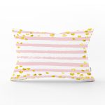 - Rh-Dik-8310-Gorsel1 - Realhomes Beyaz Zemin Üzerinde Gold Detaylı Kalp Desenli Modern Dikdörtgen Yastık Kırlent Kılıfı Realhomes