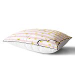 - Rh-Dik-8314-Gorsel2 - Realhomes Beyaz Zemin Üzerinde Gold Detaylı Kalp Desenli Modern Dikdörtgen Yastık Kırlent Kılıfı Realhomes