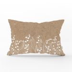 - Rh-Dik-8427-Gorsel1 - Realhomes Rengarenk Zemin Üzerinde Beyaz Çiçek Desenli Dikdörtgen Yastık Kırlent Kılıfı Realhomes