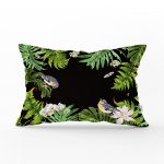 - Rh-Dik-8470-Gorsel1 - Realhomes Siyah Zemin Üzerinde Yaprak Desenli Dijital Baskılı Modern Dikdörtgen Yastık Kırlent Kılıfı Realhomes