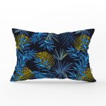 - Rh-Dik-8483-Gorsel1 - Realhomes Siyah Zemin Üzerinde Gold Detaylı Mavi Yaprak Desenli Dikdörtgen Yastık Kırlent Kılıfı Realhomes