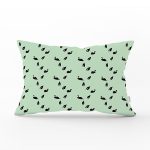 - Rh-Dik-8490-Gorsel1 - Realhomes Renkli Zeminli Siyah Flamingo Desenli Dijital Baskılı Modern Dikdörtgen Yastık Kırlent Kılıfı Realhomes