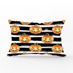 - Rh-Dik-8519-Gorsel1 - Realhomes Beyaz Zemin Üzerinde Siyah Çizgili Bal Kabağı Desenli Dikdörtgen Yastık Kırlent Kılıfı Realhomes