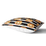 - Rh-Dik-8519-Gorsel2 - Realhomes Beyaz Zemin Üzerinde Siyah Çizgili Bal Kabağı Desenli Dikdörtgen Yastık Kırlent Kılıfı Realhomes