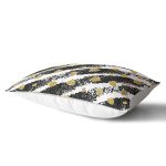 Beyaz Zemin Üzerinde Siyah Çizgili Gold Detaylı Çilek Desenli Dikdörtgen Yastık Kılıfı Realhomes