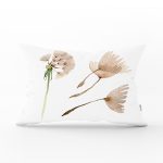 Beyaz Zemin Üzerinde Çiçek Desenli Dijital Baskılı Modern Dikdörtgen Yastık Kırlent Kılıfı Realhomes