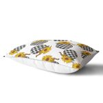 - Rh-Dik-8640-Gorsel2 - Realhomes Beyaz Zemin Üzerinde Ekose Desenli Balkabak Motifli Dikdörtgen Yastık Kırlent Kılıfı Realhomes