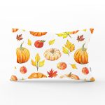 - Rh-Dik-8648-Gorsel1 - Realhomes Beyaz Zemin Üzerinde Sonbahar Renkli Balkabağı Desenli Dikdörtgen Yastık Kırlent Kılıfı Realhomes