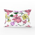 - Rh-Dik-8656-Gorsel1 - Realhomes Beyaz Zemin Üzerinde Rengarenk Çiçek Desenli Dikdörtgen Yastık Kırlent Kılıfı Realhomes