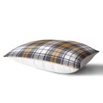 Beyaz Zemin Üzerinde Renkli Ekose Desenli Dikdörtgen Yastık Kırlent Kılıfı Realhomes