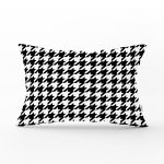- Rh-Dik-8689-Gorsel1 - Realhomes Beyaz Zeminli Siyah Ekose Desenli Dijital Baskılı Modern Dikdörtgen Yastık Kırlent Kılıfı Realhomes