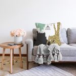 - Sonil-K-7003-Gorsel2 - Realhomes  Kafes Ve Kuş Motifli Gold Modern Motifler Raşel Kadife Yastık Kırlent Kılıfı Realhomes