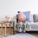 Soyut Rengarenk Zeminde Bohem Çiçek Motifli Dijital Baskılı Modern Raşel Kadife Yastık Kılıfı Realhomes
