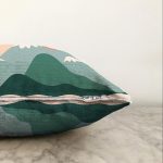 - Sonil-K-7031-Gorsel3 - Realhomes  Renkli Dağ Motifli Dijital Baskılı Modern Raşel Kadife Yastık Kırlent Kılıfı Realhomes