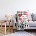 - Sonil-K-7035-Gorsel2 - Realhomes Renkli Bohem Zeminli Kare Çizgiler Dijital Baskılı Modern Raşel Kadife Yastık Kırlent Kılıfı Realhomes