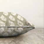 - Sonil-K-7037-Gorsel3 - Realhomes  Vizon Zeminde Deniz Salyangozu Motifli Dijital Baskılı Modern Raşel Kadife Yastık Kılıfı Realhomes