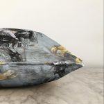 - Sonil-K-7053-Gorsel3 - Realhomes  Gold Detaylı Siyah Renkli Dijital Baskılı Modern Raşel Kadife Yastık Kırlent Kılıfı Realhomes