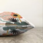 - Sonil-K-7063-Gorsel3 - Realhomes Sanatsal Motifli Çiçek Detaylı Dijital Baskılı Modern Raşel Kadife Yastık Kırlent Kılıfı Realhomes