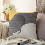 - Sonil-K-7090-Gorsel1 - Realhomes  Renkli Zeminde Leylek Desenli Dijital Baskılı Modern Raşel Kadife Yastık Kırlent Kılıfı Realhomes