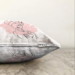 - Sonil-K-7092-Gorsel3 - Realhomes  Beyaz Zeminde Bayan Desenli Dijital Baskılı Modern Raşel Kadife Yastık Kırlent Kılıfı Realhomes