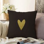 - Sonil-K-7115-Gorsel1 - Realhomes  Siyah Zeminde Coklu Gold Kalp Desenli Dijital Baskılı Modern Raşel Kadife Yastık Kırlent Kılıfı Realhomes