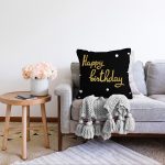 Siyah Zeminde Gold Yıldız Desenli Dijital Baskılı Modern Raşel Kadife Yastık Kırlent Kılıfı Realhomes