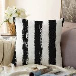 Beyaz Zeminli Siyah Renkli Çizgi Dijital Baskılı Modern Raşel Kadife Yastık Kırlent Kılıfı Realhomes