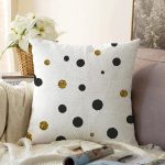 - Sonil-K-7151-Gorsel1 - Realhomes Beyaz Zeminde Gold Ve Siyah Renkli Pauntiyeler Modern Raşel Kadife Yastık Kırlent Kılıfı Realhomes