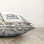 - Sonil-K-7167-Gorsel3 - Realhomes Beyaz Zeminde Gold Yapraklı Thanks Yazılı Raşel Kadife Yastık Kırlent Kılıfı Realhomes