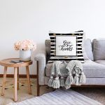 - Sonil-K-7170-Gorsel2 - Realhomes  Siyah Beyaz Zeminde Gold Yapraklı Thanks Yazılı Modern Raşel Kadife Yastık Kırlent Kılıfı Realhomes