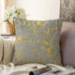 Antrasit Zemin Üzerinde Gold Detaylı Çizim Desenli Modern Raşel Kadife Yastık Kırlent Kılıfı Realhomes