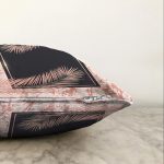 - Sonil-K-7210-Gorsel3 - Realhomes Pudra Zemin Üzerinde Yaprak Detaylı Dijital Baskılı Modern Raşel Kadife Yastık Kırlent Kılıfı Realhomes