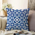 - Sonil-K-7214-Gorsel1 - Realhomes Beyaz Zemin Üzerinde Çini Desenli Dijital Baskılı Modern Raşel Kadife Yastık Kırlent Kılıfı Realhomes