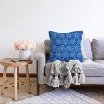 Mavi Zeminli Kartanesi Desenli Dijital Baskılı Modern Raşel Kadife Yastık Kırlent Kılıfı Realhomes