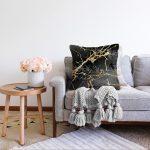 - Sonil-K-7224-Gorsel2 - Realhomes  Siyah Zeminde Gold Renkli Çizim Desenli Dijital Baskılı Modern Raşel Kadife Yastık Kılıfı Realhomes