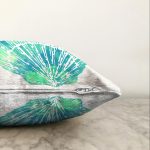 - Sonil-K-7230-Gorsel3 - Realhomes  Beyaz Zeminde Yeşil Renkli Deniz Kabuğu Desenli Modern Raşel Kadife Yastık Kırlent Kılıfı Realhomes