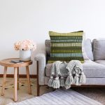 Hardal Zeminli Renkli Çizgi Desenli Dijital Baskılı Modern Raşel Kadife Yastık Kırlent Kılıfı Realhomes