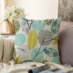 Beyaz Zemin Üzerinde Yaprak Desenli Dijital Baskılı Modern Raşel Kadife Yastık Kırlent Kılıfı Realhomes